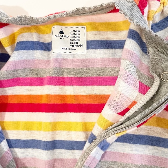 Gap 3-6M striped footed onesie - Picture 2 of 6